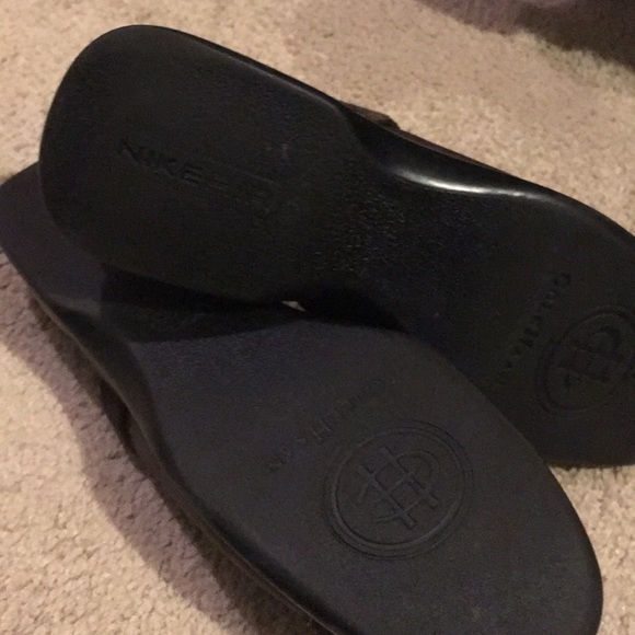 Cole Haan  Air slides size 7.5 - Picture 5 of 5